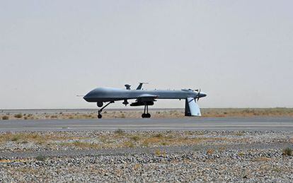 Un avi&oacute;n no tripulado estadounidense aparcado el pasado mes de junio en el aeropuerto militar de Kandahar.