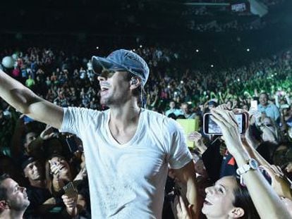 Enrique Iglesias, en un concierto en EE UU, en 2014.