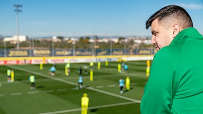El delegado del Villarreal CF Xisco Nadal en las instalaciones del club castellonense.