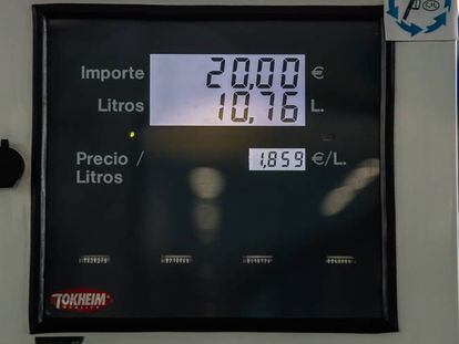 Precios de la gasolina, en una estación de servicio en Madrid. 