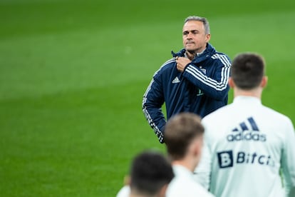 Luis Enrique, head coach of Spain, gestures during the Spain training session before a friendly match at RCD Stadium on March 25, 2022 in Barcelona, Spain.
AFP7
25/03/2022 ONLY FOR USE IN SPAIN