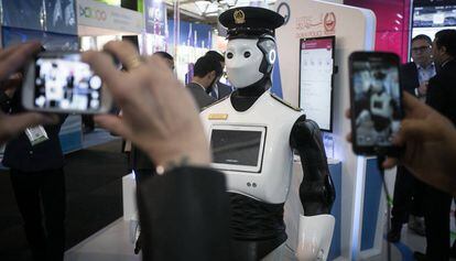 Un robot policía en la Smart City Expo World Congress.
