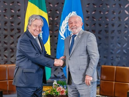 El secretario general de la ONU, Antonio Guterres, junto a Lula da Silva, durante el G7.
