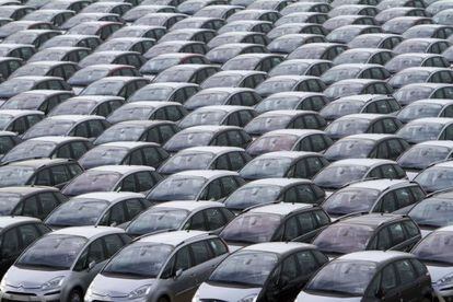Vehículos de la marca Citroen en el puerto de Vigo.