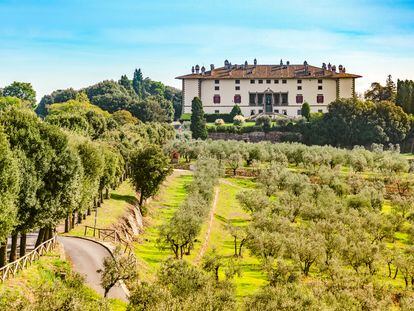 Fachada de la Villa La Ferdinanda, la joya escondida de los Médici en la región de la Toscana (Italia).