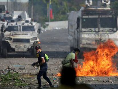 Juan Guaidó no ha podido sumar apoyos significativos en las Fuerzas Armadas, cuyos altos mandos siguen leales a Nicolás Maduro