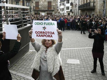 Consuelo Ordóñez, presidenta del colectivo Covite, defiende la presencia de la Guardia Civil en la localidad navarra de Alsasua.