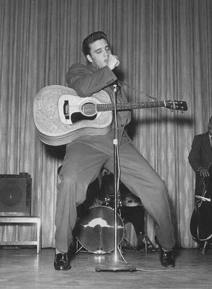 Elvis Presley, durante una actuación.