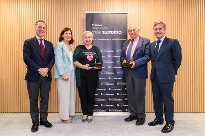 La Fundación Máshumano entregó ayer el Premio al Pensamiento Humanista al filósofo José Antonio Marina. Del mismo modo, el Premio a la Acción Humanista fue para la activista contra la violencia hacia las mujeres Ana Bella Estévez.