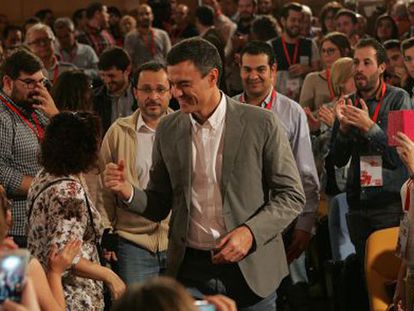 Pedro Sánchez, en la Universidad de Alicante, donde ha clausurado un acto de las Juventudes Socialistas. / JOAQUÍN DE HARO / EL PAÍS-VIDEO