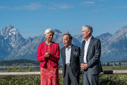 Left to right: Christine Lagarde, president of the European Central Bank, Kazuo Ueda, governor of the Bank of Japan, and Jerome Powell, chair of the U.S. Federal Reserve, at the Jackson Hole economic symposium in Wyoming, on Aug. 25, 2023.