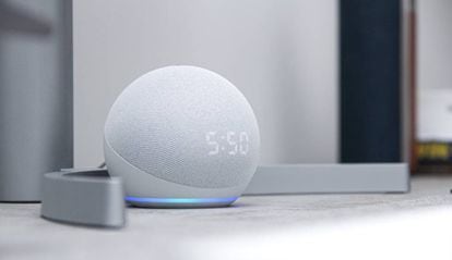 Amazon Echo, el altavoz por el que habla Alexa en los hogares.