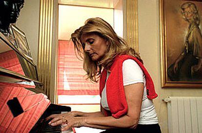 Isabel Tocino, fotografiada ayer en su domicilio de Madrid.