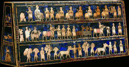 El estandarte de Ur está tallado sobre una caja de madera encontrada en el cementerio de Ur, en el sur de Irak (2600-2400 a. C.)