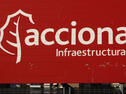 Logotipo de la empresa Acciona en el barrio de Sanchinarro de Madrid. 