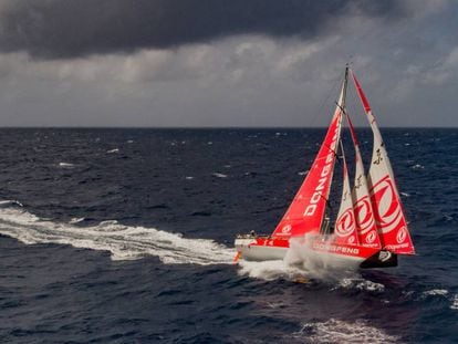 El Dongfeng en navegación.