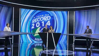 Dilma Rousseff y A&eacute;cio Neves en el debate del domingo.