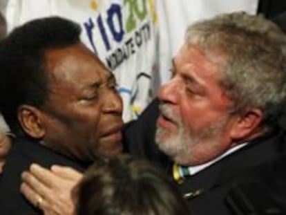 Pelé junto con Lula da Silva tras conocer que Río de Janeiro será la sede de los Juegos de 2016