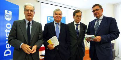 De izquierda a derecha, Antonio Garrigues, José María Bergareche, Ricardo Gómez y Agustín Garmendia.