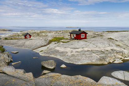 Dos cabañas en el islote de Myggskären, en el archipiélago de Estocolmo.