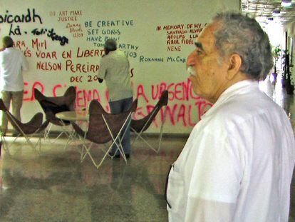 Gabriel García Márquez, durante su visita a la Escuela Internacional de Cine de San Antonio de los Baños.