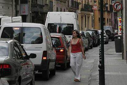 Embotellamiento de tráfico en la céntrica calle de Quart, en Valencia.