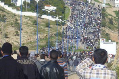 Manifestación que ayer recorrió las calles de Alhucemas