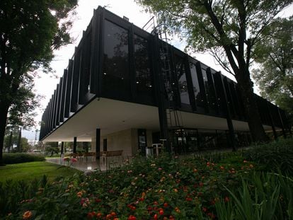 Las oficinas de Bacardí en el Estado de México, diseñadas por Mies Van der Rohe.