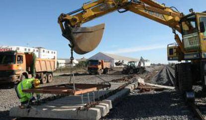 Trabajos de construcción en el trazado de alta velocidad a Extremadura.