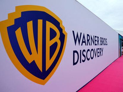 Un cartel con el logo de Warner Bros en el Festival Cannes Lions en Cannes, Francia, en julio pasado.