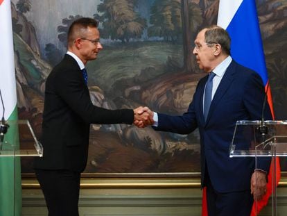 El jefe de la diplomacia húngara, Péter Szijjártó, en la rueda de prensa de este jueves con su homólogo ruso, Serguéi Lavrov, en Moscú.