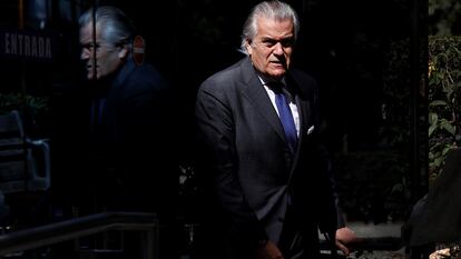 Luis Bárcenas, extesorero del PP, sale de la Audiencia Nacional el pasado julio.