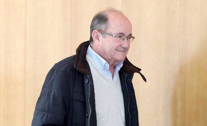 El contable de la SD Huesca, Carlos Laguna, este miércoles en el juzgado de Huesca.