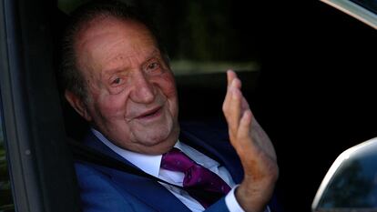 El rey emérito, a su llegada a La Zarzuela este lunes.