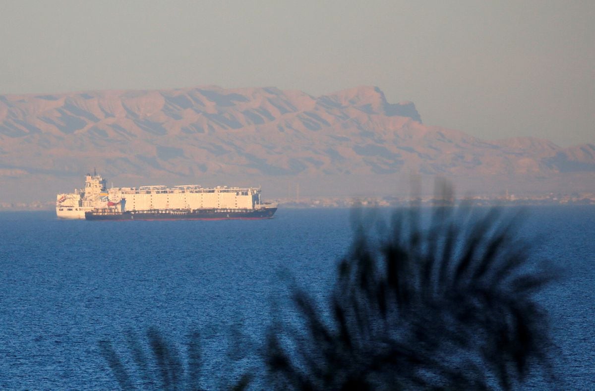 Houthis hit US merchant ship in Red Sea with missile