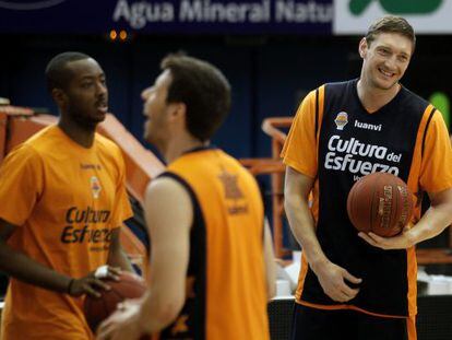 Lishchuk, en el entrenamiento del Valencia Basket.