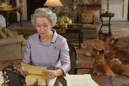 La actriz Helen Mirren, caracterizada como Isabel II en la película ‘La reina’.