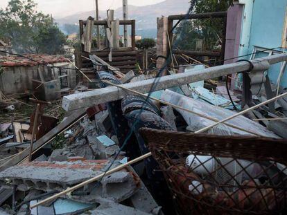 Una casa derrumbada por la explosión pirotécnica en A Torre (Paramos, Tui).