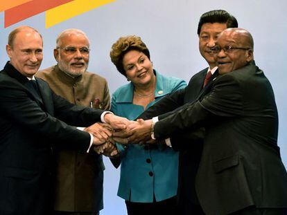 Foto de familia de los líderes de Rusia, India, Brasil, China y Sudáfrica.