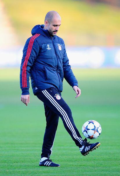 Guardiola durante el entrenamiento previo al enfrentamiento contra el Arsenal en la Liga de Campeones.