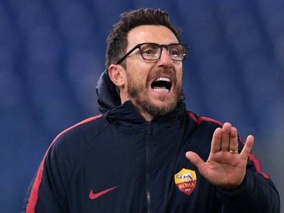 Eusebio di Francesco durante un partido de la Roma, en 2019.