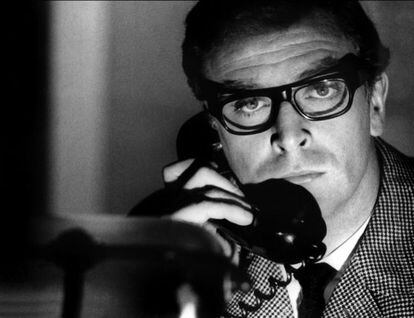 Michael Caine, en la película 'The Ipcress File'.