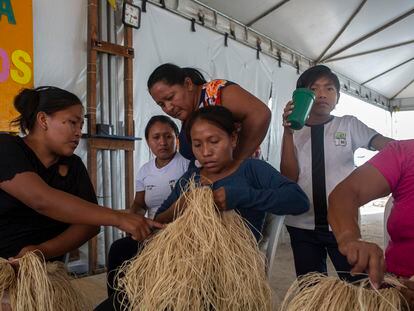 Un grupo de refugiados venezolanos de la etnia warao que viven en Brasil gracias al apoyo de ACNUR.