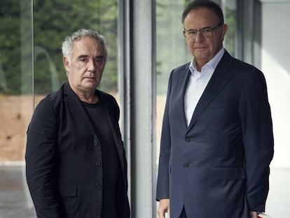 Ferran Adrià y Marcel Planellas, este viernes en la sede de Esade en Barcelona.