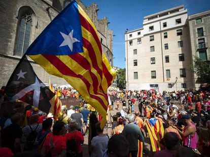 Ambiente en la Plaza Fossar de les Moreres en la Diada 2018.