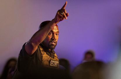 Kanye West en su primer acto de campaña en Charleston, Carolina del Sur.