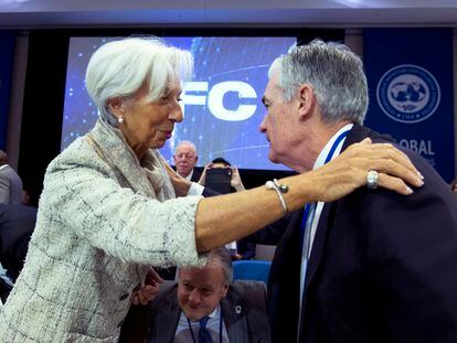 Christine Lagarde, presidenta del BCE, y Jerome Powell, presidente de la Fed, en una imagen del pasado febrero.