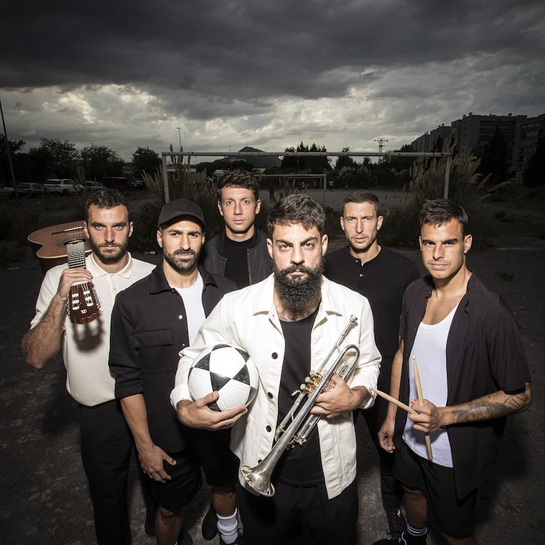 De izquierda a derecha, Lekue, Balenziaga, Vesga, Villalibre, De Marcos y Dani García, el grupo Orsai.