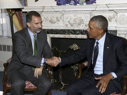 Felipe VI estrecha la mano de Barack Obama en Nuyeva York.