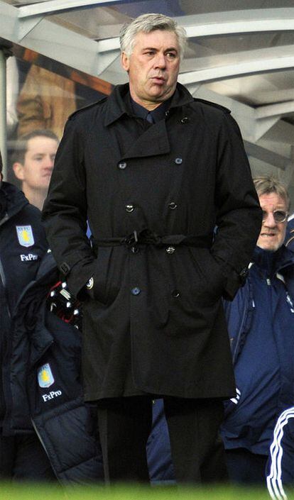 Carlo Ancelotti, durante el partido ante el Aston Villa.